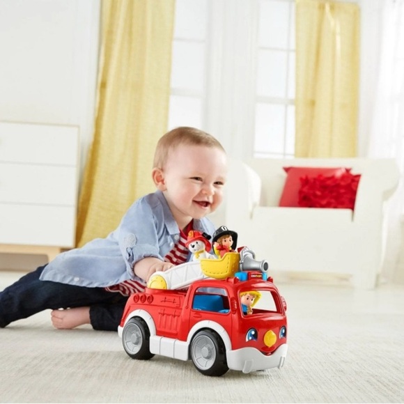 Fisher-Price Little People Lift ‘n Lower Fire Truck - Picture 10 of 11